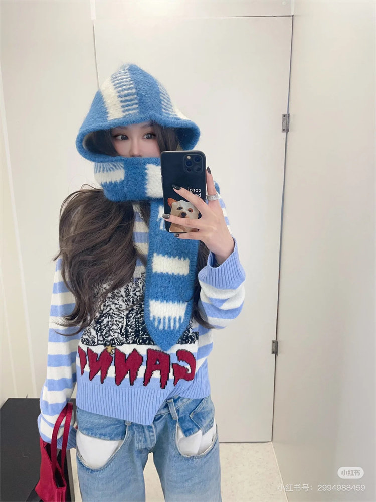 สินค้าพร้อมส่งในประเทศ เสื้อไหมพรมคอกลมผ้าขนแกะ ลายแมวน้อยและหมีหัวใจ จาก GANNI