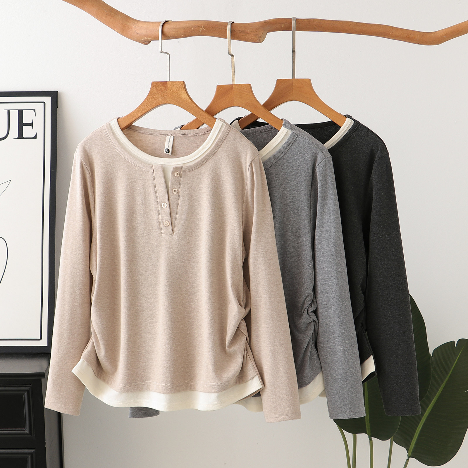 2025秋冬新款假两件长袖T恤女撞色领纽扣显瘦收腰打底衫时尚上衣,女装/女士精品,T恤,淘宝优惠券,粉丝福利购,淘宝优惠卷