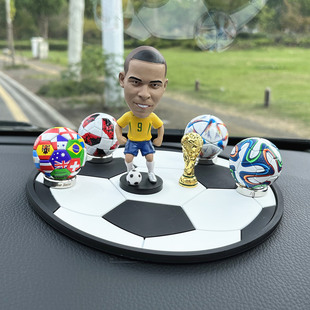 巴西队9号罗纳尔多手办生日礼物足球明星大罗汽车摆件周边纪念品