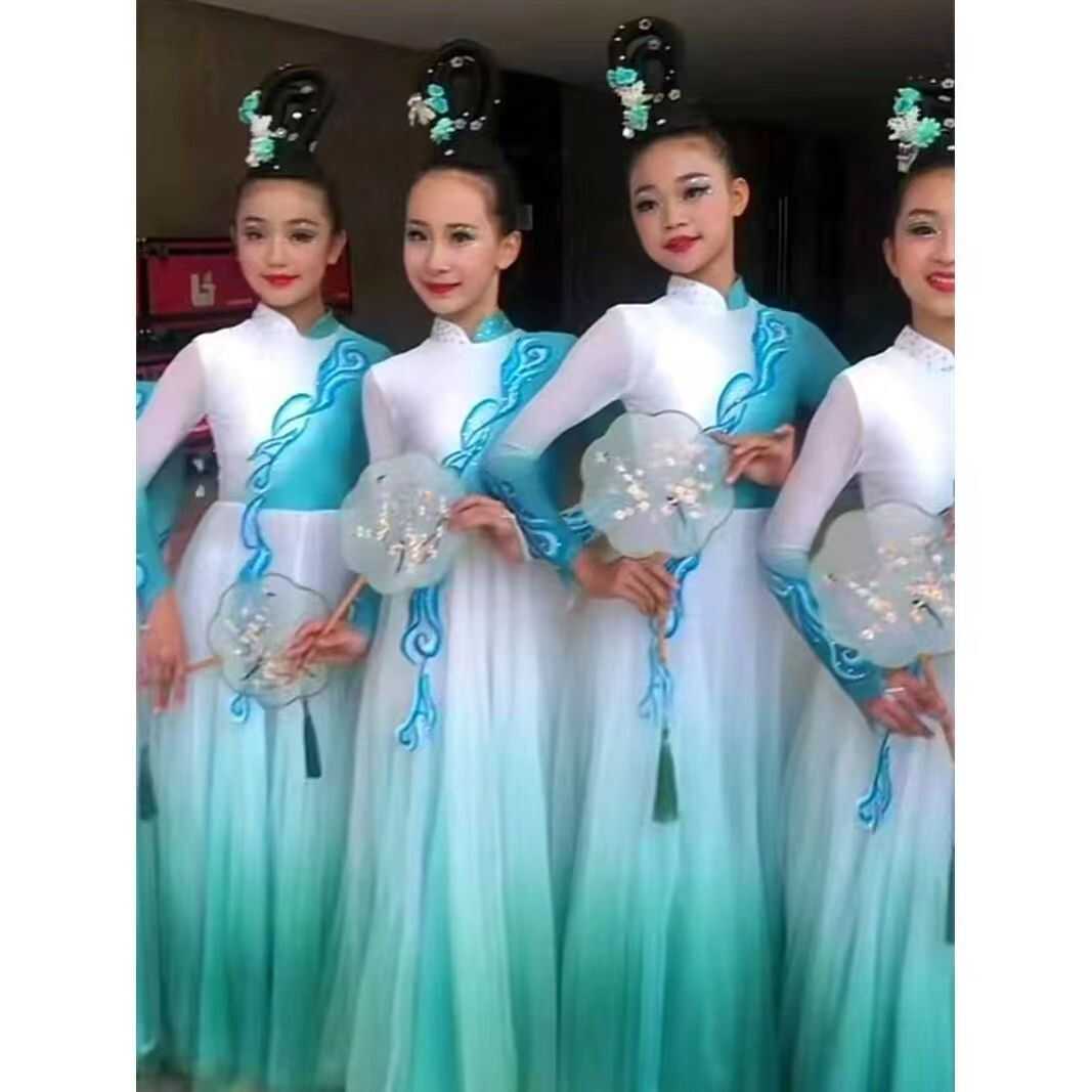 少儿踏歌行古典舞蹈演出服中国舞开场舞大摆裙儿童扇舞表演服飘逸