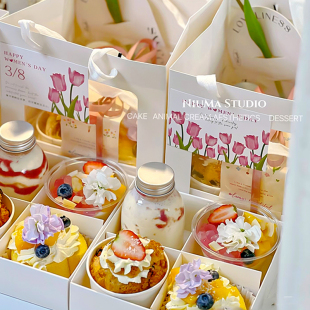 小红书38女神节四宫格甜品套盒泡芙蛋糕妇女节伴手礼手提袋郁金香