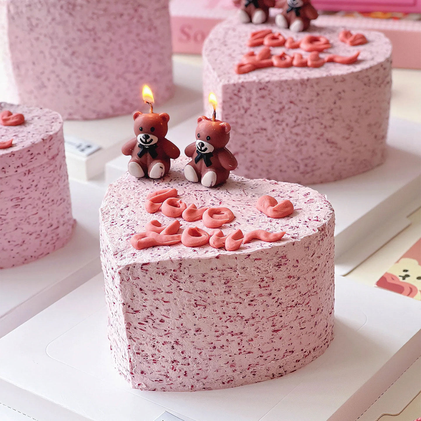 情人节粉色四寸爱心蛋糕装饰浪漫手绘甜品情侣告白小熊蜡烛插件,节庆用品/礼品,蛋糕/烘焙装饰用品,淘宝优惠券,粉丝福利购,淘宝优惠卷