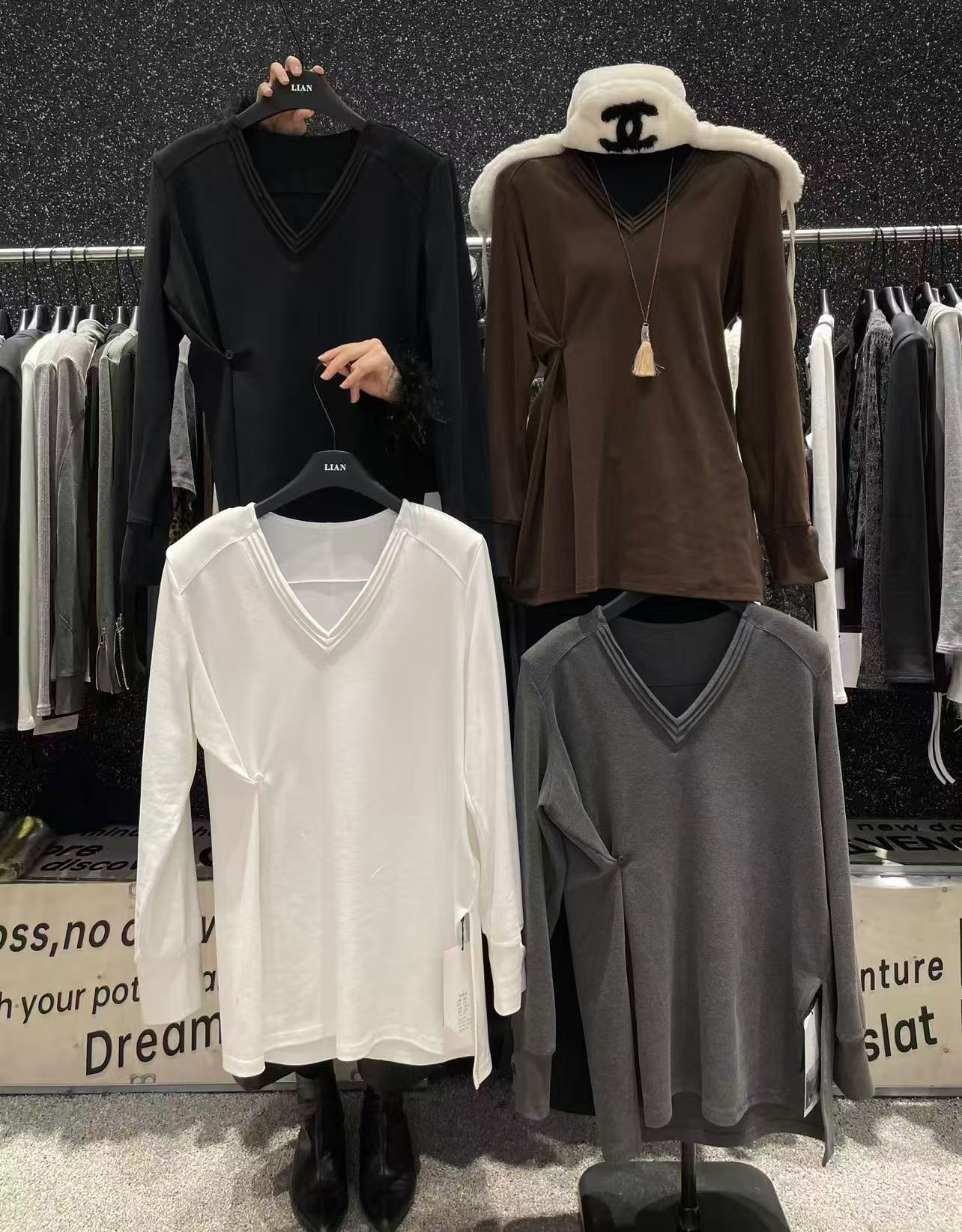 LIAN里安2025冬季新款韩版时尚设计感宽松显瘦V领长袖T恤女打底衫