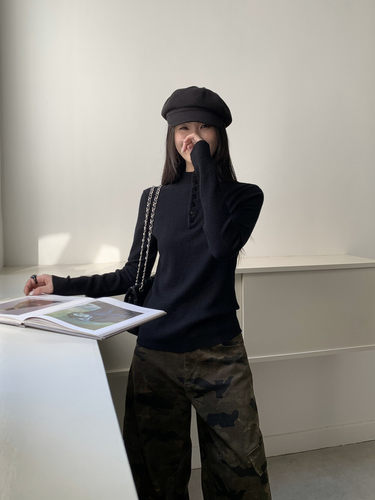 ONE TIME2025冬季新款复古氛围感两穿立领细腻纹理打底衫针织衫女