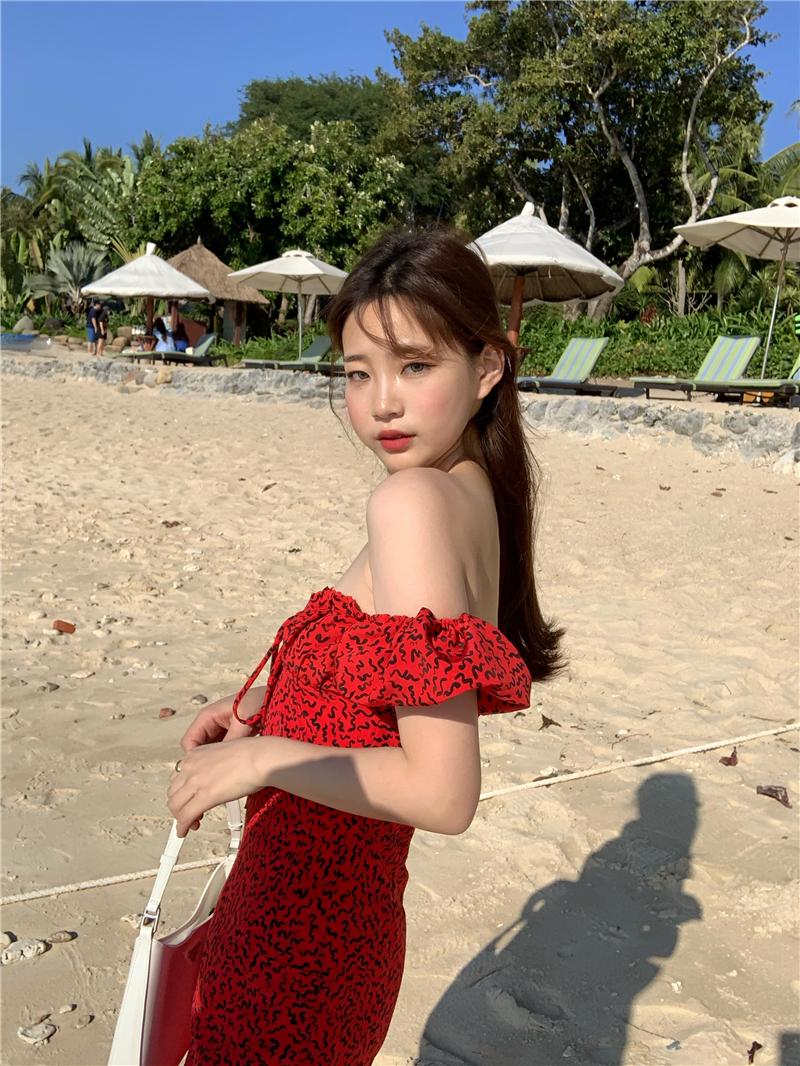 Real Price vintage one line collar shows white and red temperament shows thin dress