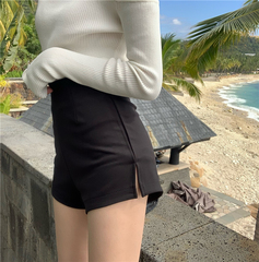 A-line shorts with high waist and thin split in spring