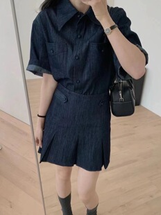 两件套时尚牛仔a字半身裙＋短袖女夏季气质复古百褶通勤衬衫套装