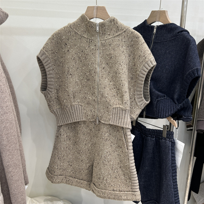 欧货2025秋季新款连帽羊毛针织坎肩马甲外套女+短裤休闲两件套装