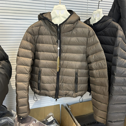 欧洲站欧货90白鹅绒连帽短款羽绒服女保暖休闲风排骨羽绒服显瘦