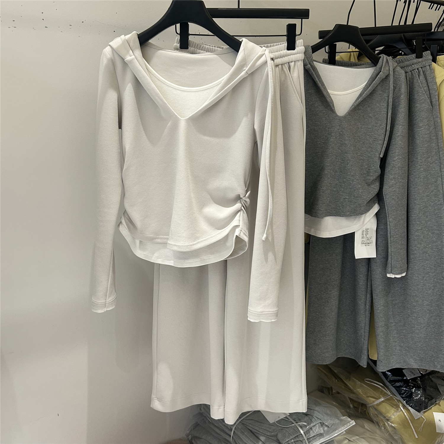 2026春季新款连帽假两件卫衣套装女宽松显瘦修身运动套装阔腿裤女