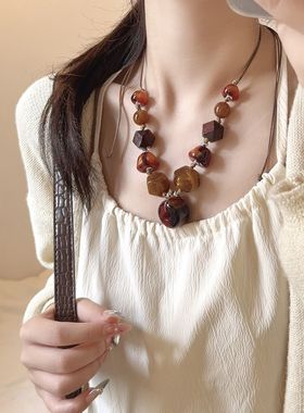 皮绳几何不规则吊坠项链女款国风琥珀色穿搭裙子毛衣链小众设计感