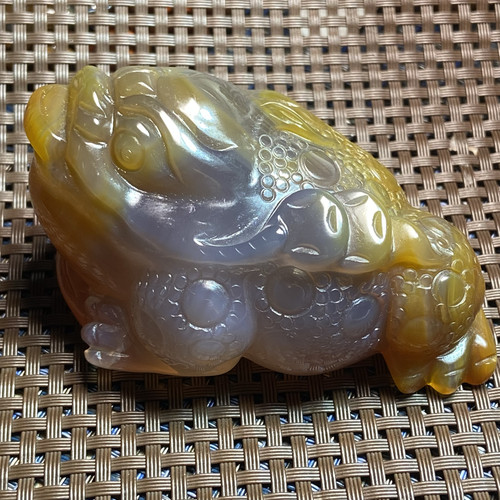 战国红玛瑙河北宣化沙皮金蟾摆件手把件一物一图收藏精品