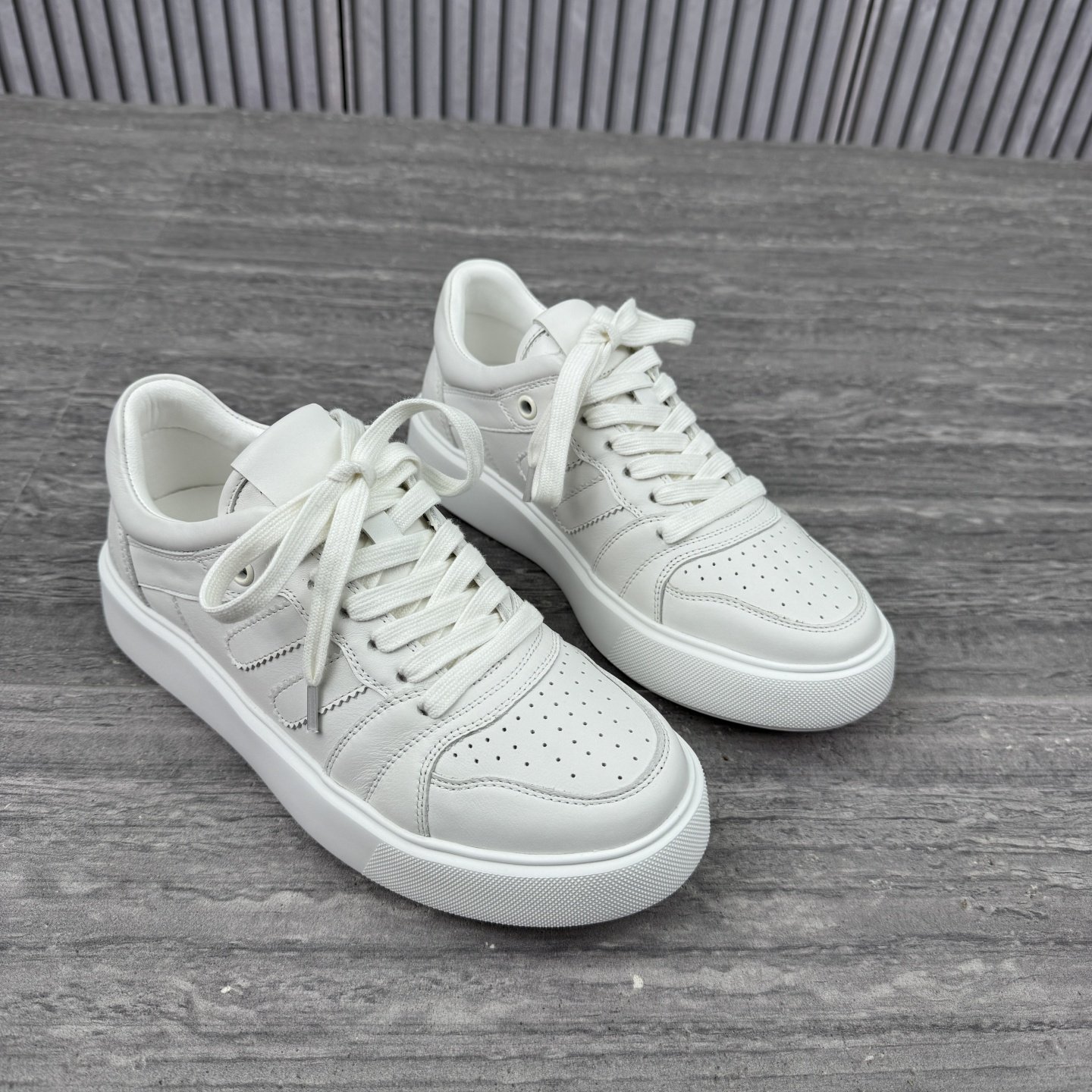 欧货欧洲站2026春季新款休闲真皮小白鞋女松糕底百搭系带厚底板鞋,女鞋,休闲板鞋,淘宝优惠券,粉丝福利购,淘宝优惠卷