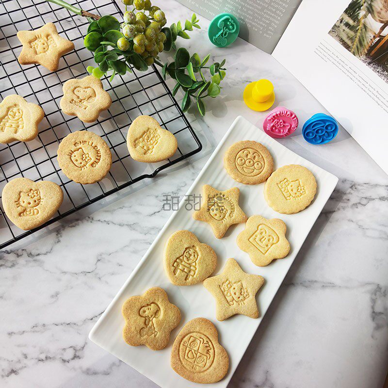 清仓不退不换卡通饼干模具史努比KT猫饼干切模托马斯面包超人工具