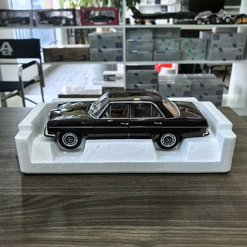 NOREV诺威尔1:18奔驰原厂200 1968仿真合金汽车模型 收藏车模摆件