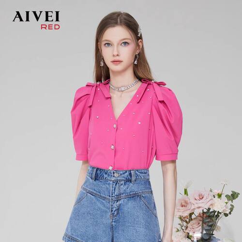 AIVEI欣贺艾薇夏季温柔气质水钻V领泡泡袖t衬衫上衣Q0360016