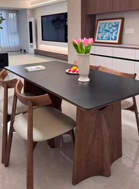 中古风实木餐桌长方形高级感2025新款胡桃木色复古黑色岩板餐桌