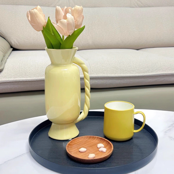 ins圣诞糖果单耳复古奶壶细长创意可爱装饰插花高脚陶瓷花瓶摆件