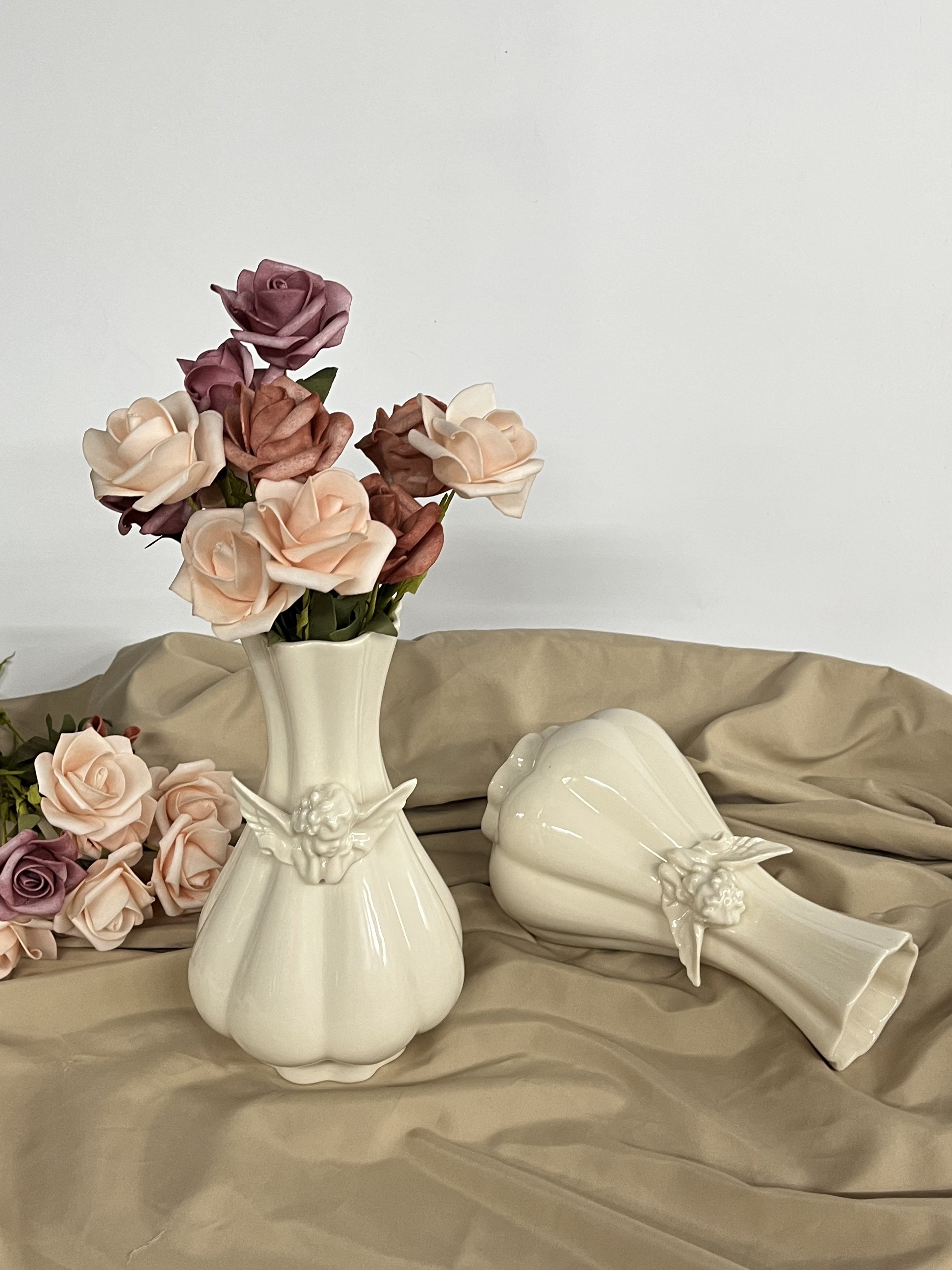 ins北欧天使浮雕花瓶奶油小清新装饰家居可爱收口奶油色花朵花瓶