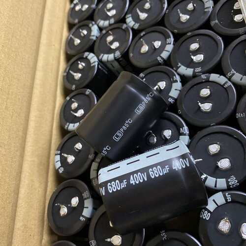 议价2314只400V680UF凯美35X45台产。 一可维修