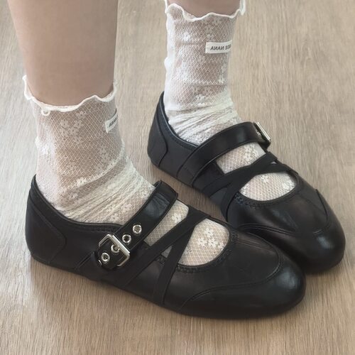 喜番SHOP复古2026春夏尖头平底芭蕾鞋女复古玛丽珍外穿浅口单鞋