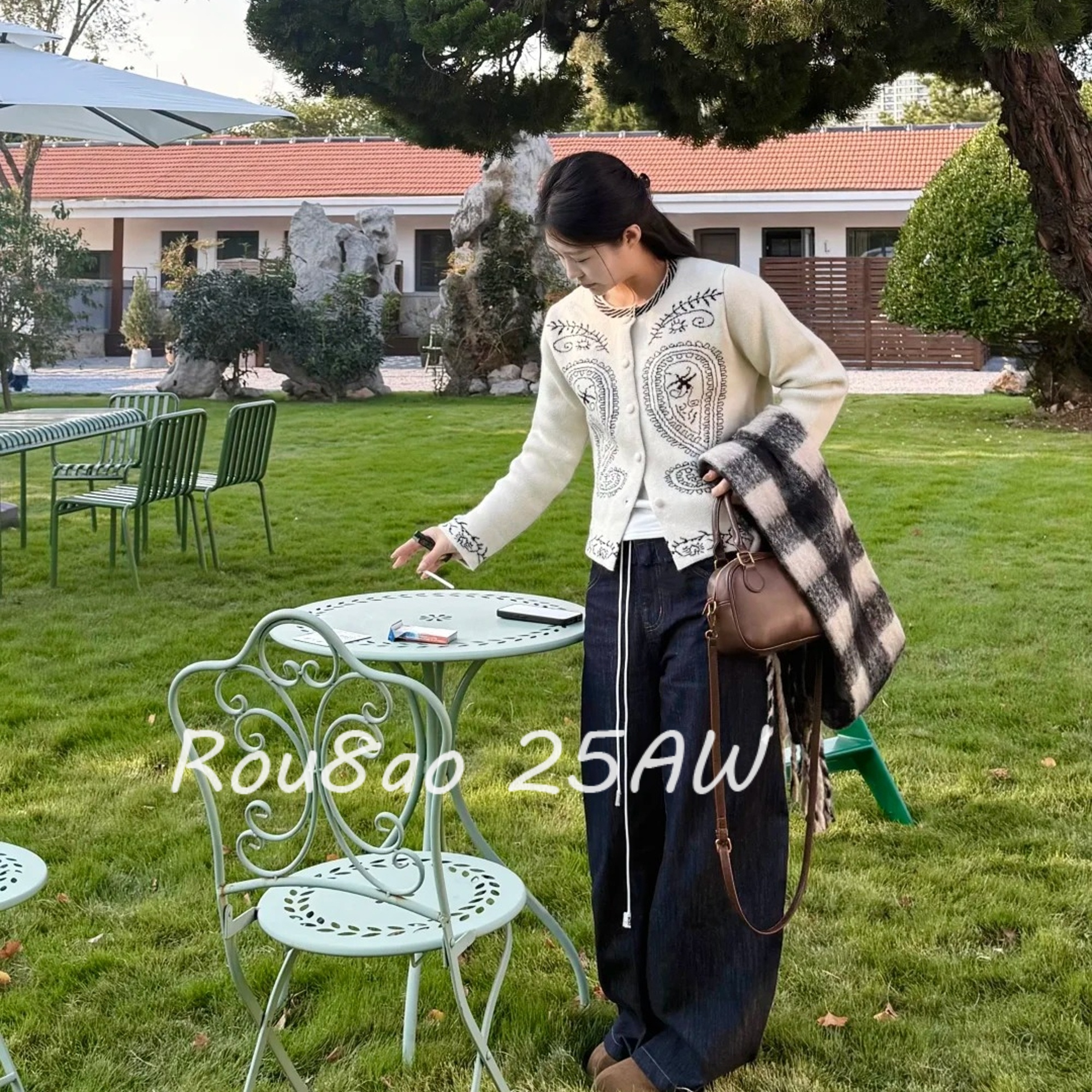 复古简约休闲百搭刺绣小花针织衫