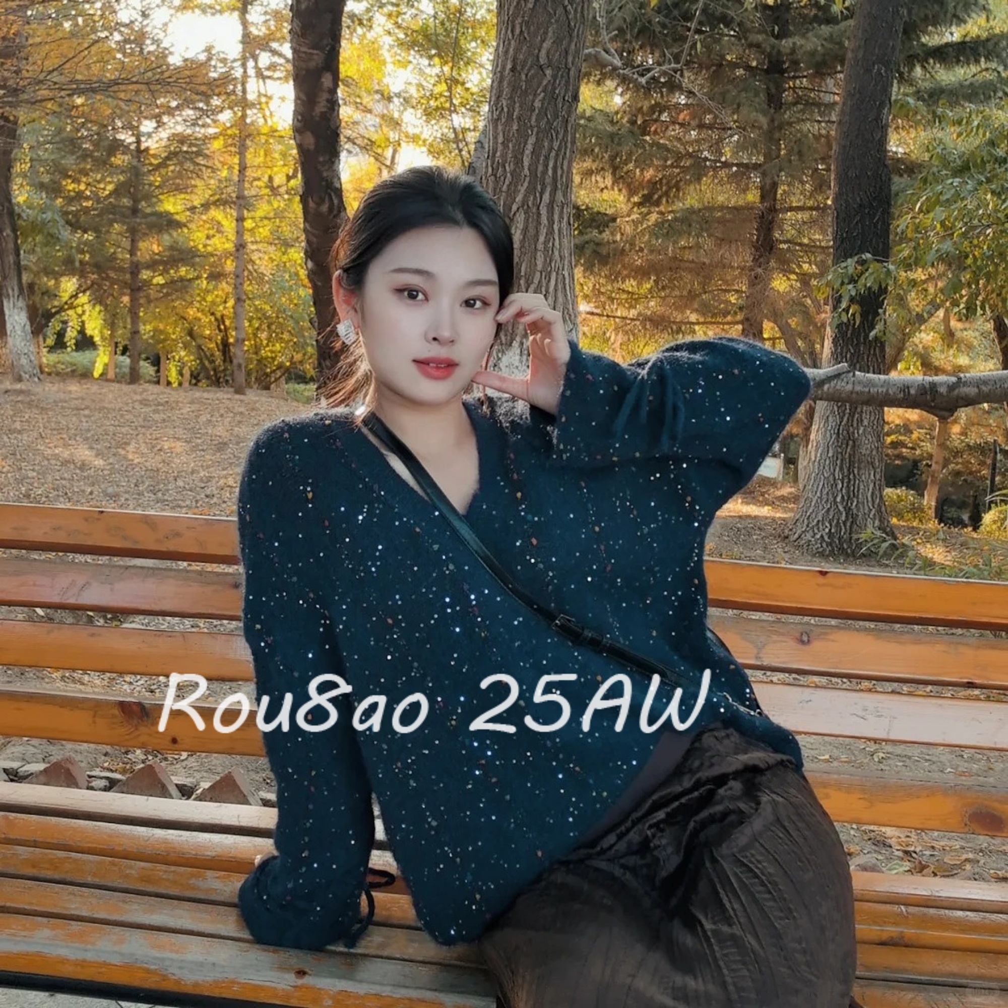 高级感V领亮片针织衫宽松毛衣