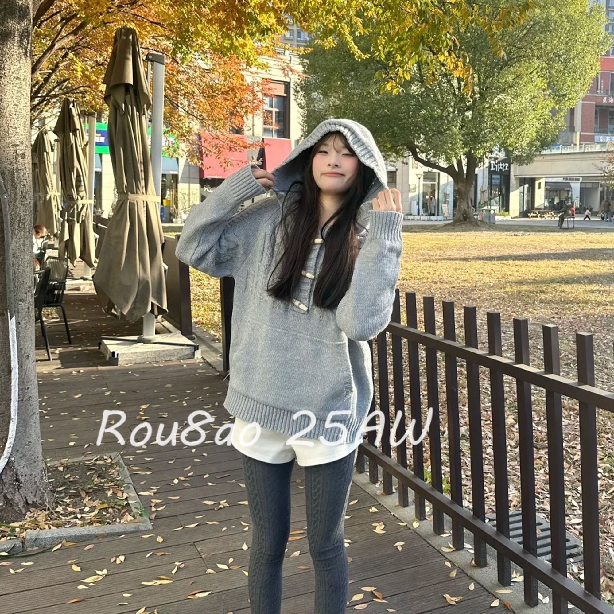 港风复古软糯牛角扣连帽毛衣外套