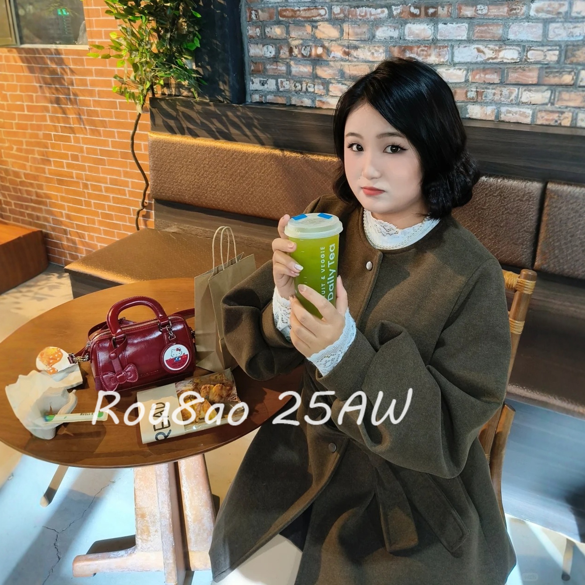 大码女装赫本风灯笼袖毛呢外套