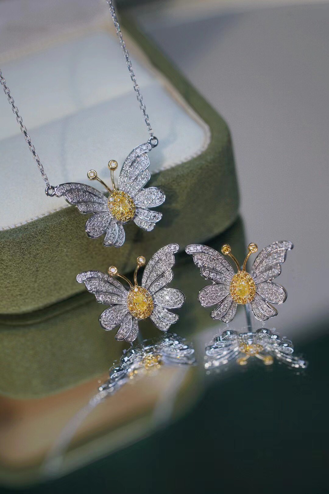 40分黄钻,明亮的黄钻显得愈加耀眼清新透亮 !钻石0.40ct