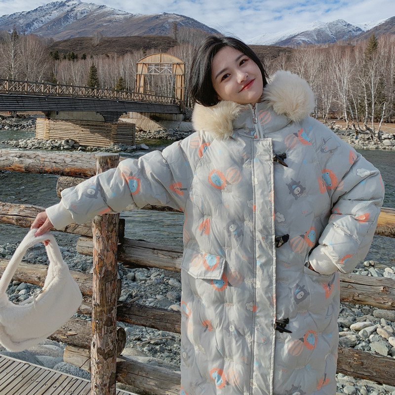 现货小熊印花两个色长款大毛领服262-D6793P185K268有,女装棉衣/棉服,沁古纱衣