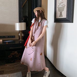 粉色卡通刺绣背心连衣裙女2025夏季新款韩系可盐可甜减龄a字长裙图片