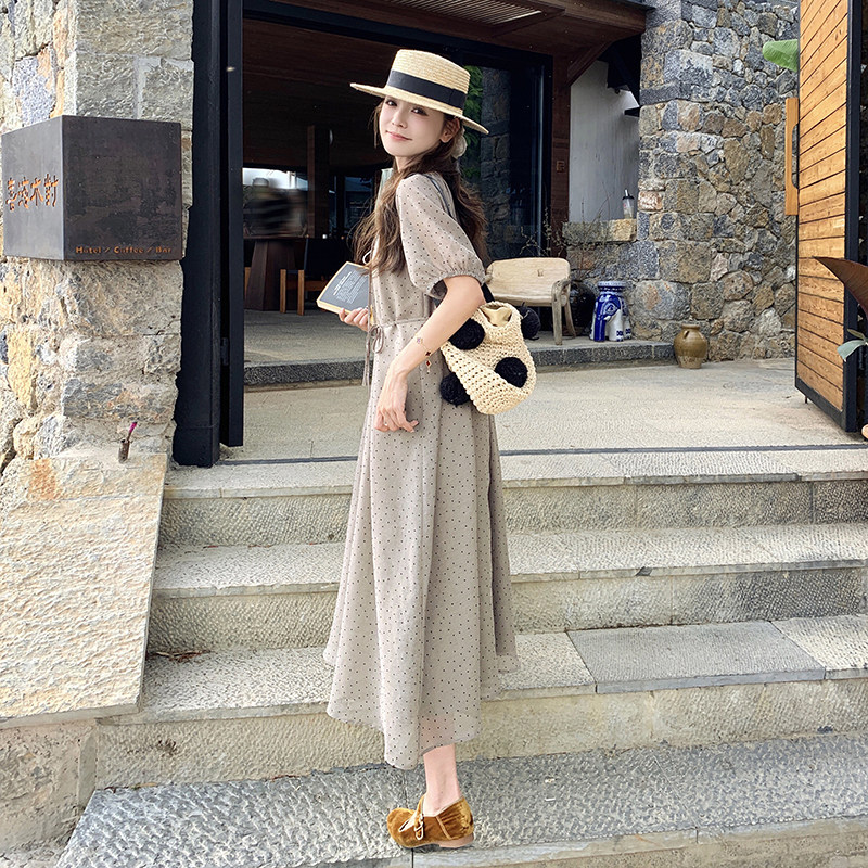 卡其色波点连衣裙夏季女2024新款法式显瘦泡泡袖高腰系带茶歇长裙，女装连衣裙，沁古纱衣