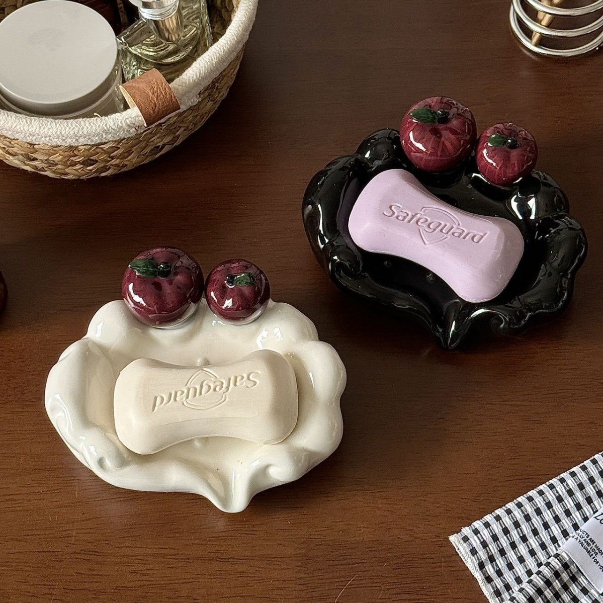 高颜值蛇果肥皂碟轻奢陶瓷