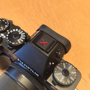 热靴盖ZVE10二代XT4XT5XS10XS20相机R50R8适用佳能200D热靴盖防尘