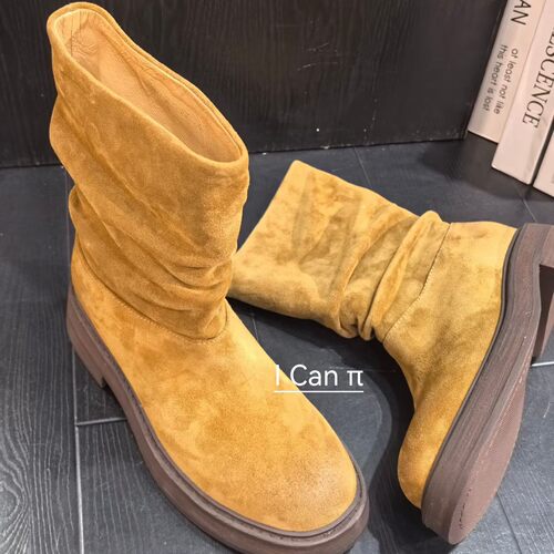 ICAN欧货女鞋2026秋冬新款牛猄皮圆头褶皱套筒厚底休闲中筒马丁靴