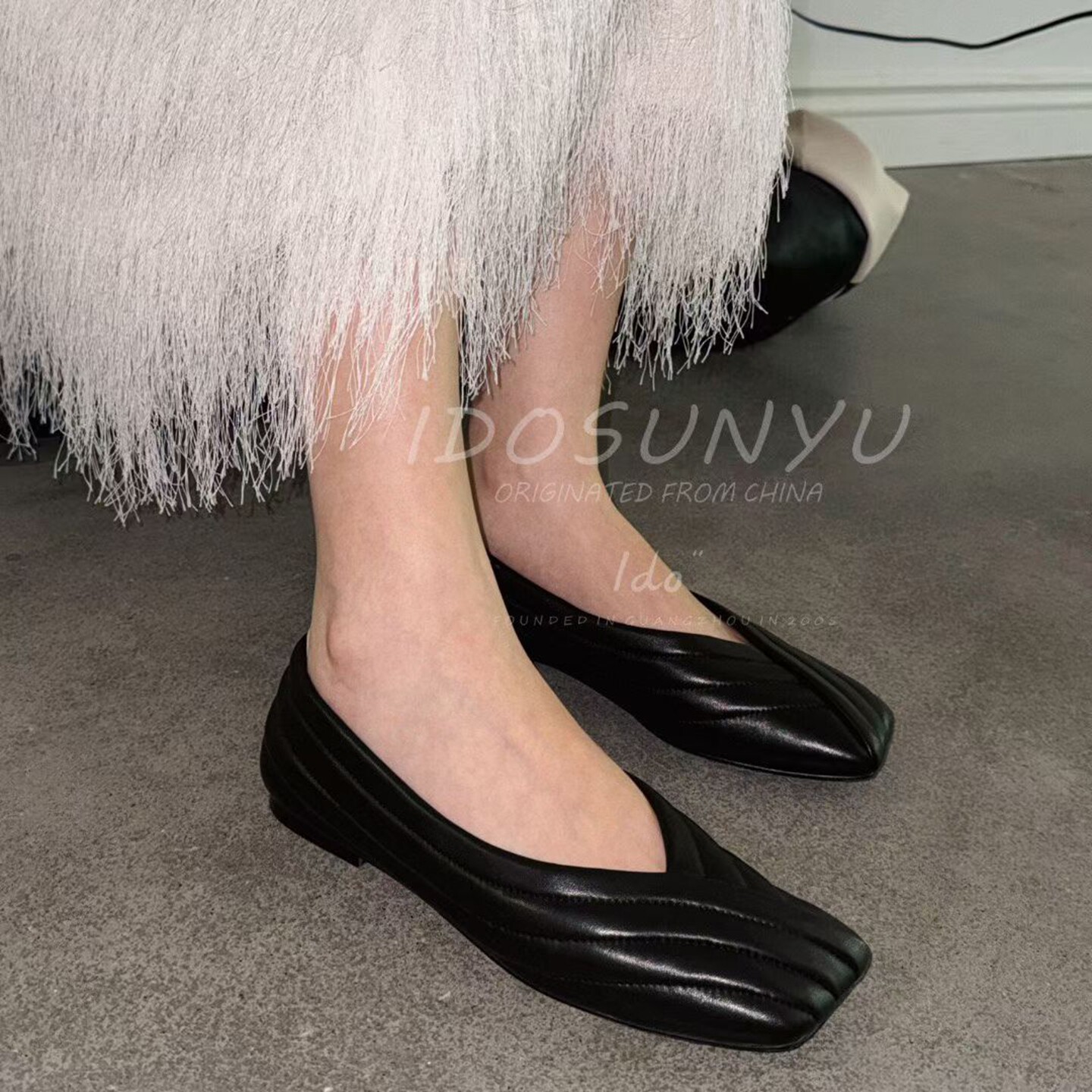 IDO/TT欧货女鞋2026早秋新款条纹压线牛皮方头浅口时尚平底单鞋
