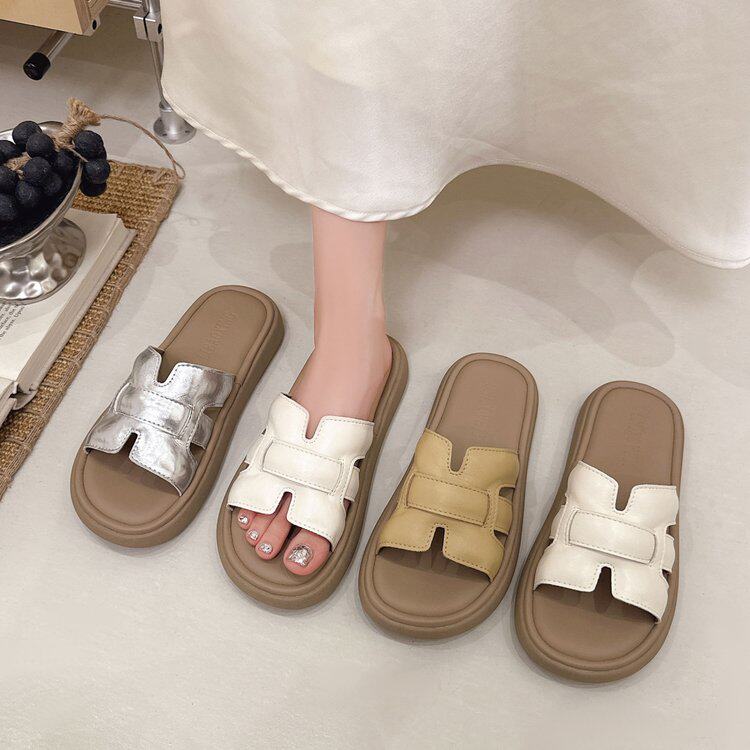 平底拖鞋女外穿夏季2026新款绝美配裙子沙滩凉鞋超火凉拖爆款单鞋