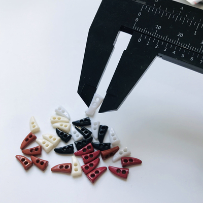 迷你10mm树脂牛角扣娃用小布BJD扣子娃娃扣可爱装饰纽扣娃衣辅料