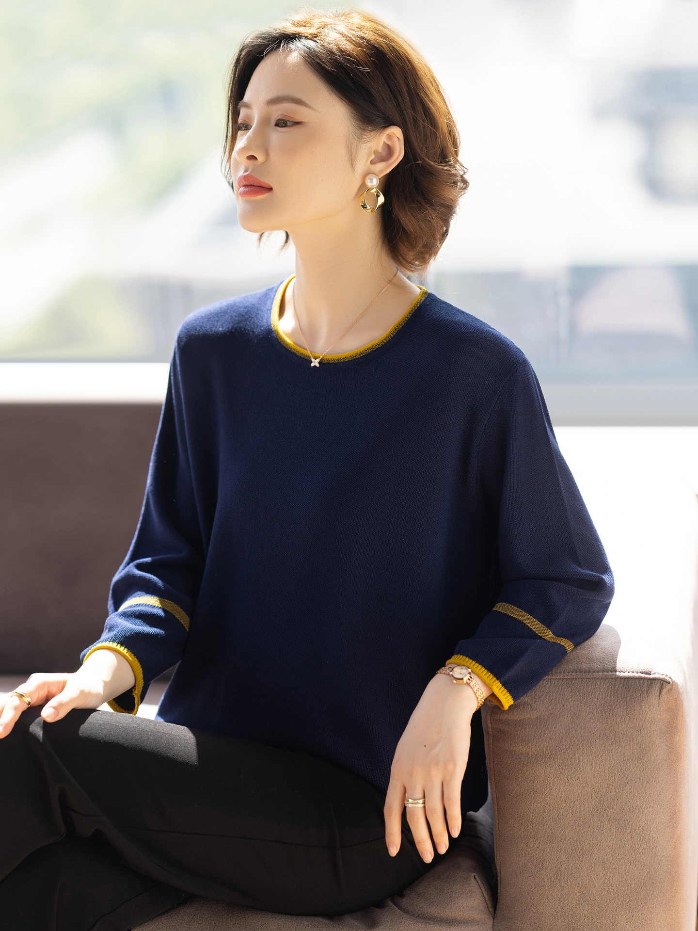 年轻妈妈秋装套装新款中年女士春秋上衣服洋气中老年女t恤针织衫