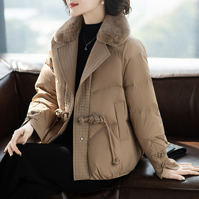 年轻妈妈秋冬外套时尚洋气短款2025新款加厚羽绒服中老年人女冬装