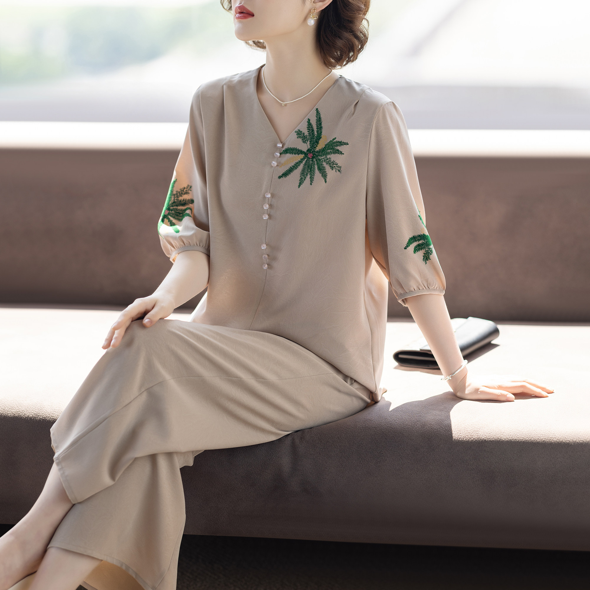 妈妈夏装套装短袖新款t恤上衣服裤子两件套洋气质时尚中老年人女