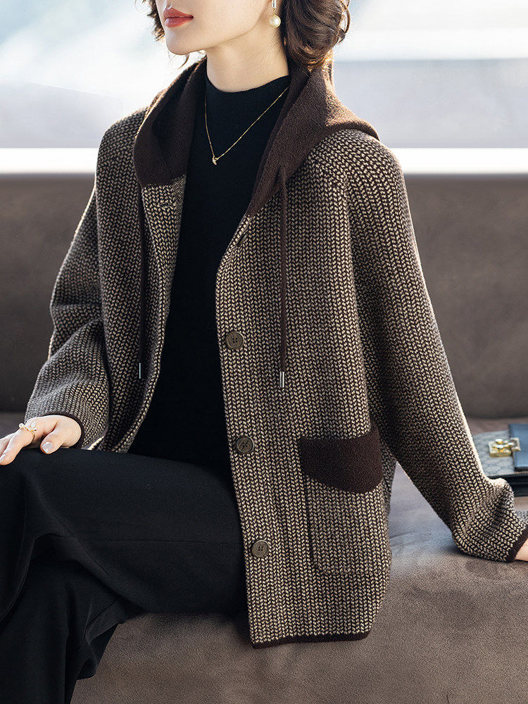 妈妈秋装外套时尚洋气质2026新款中老年人女士春秋衣服50多岁上衣