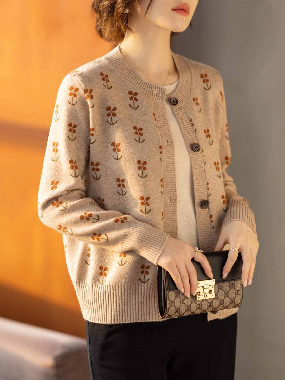 中年妈妈秋装针织开衫外套2025新款中老年人女秋冬洋气时尚上衣服