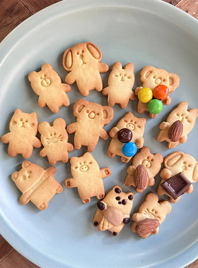 卡通小动物抱抱饼干模具 M豆彩虹糖兔子考拉熊哈基米坚果曲奇模具