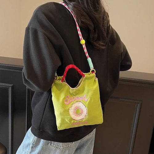 日系ins刺绣甜甜圈尼龙手提包包
