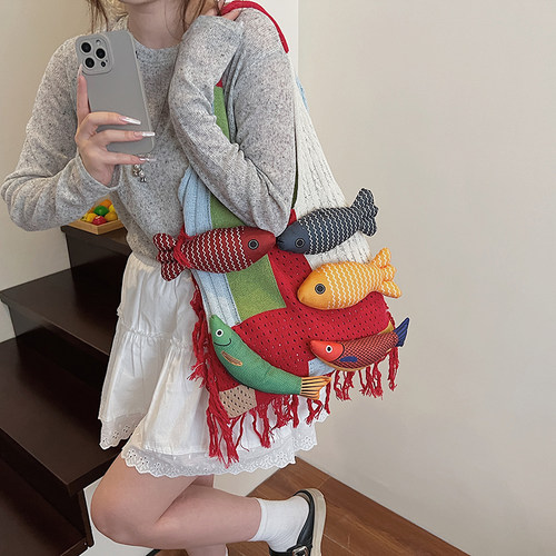 可爱小鱼松弛感针织包包女水桶包
