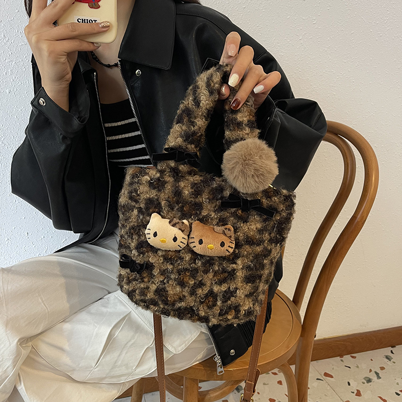 韩系小众豹纹手拎水桶包女