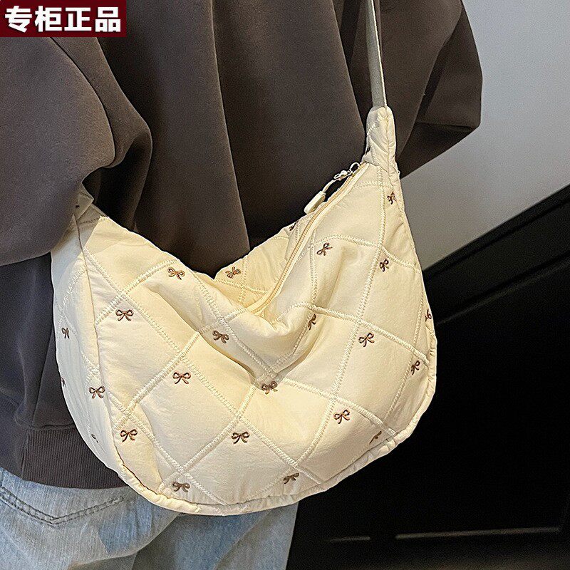 韩国AS品牌秋冬季蝴蝶结棉服包包轻便休闲饺子包单肩斜挎包通勤托