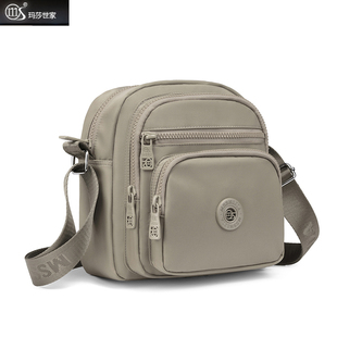 玛莎世家多隔层尼龙斜挎包中年妈妈包大容量单肩包休闲轻便买菜包